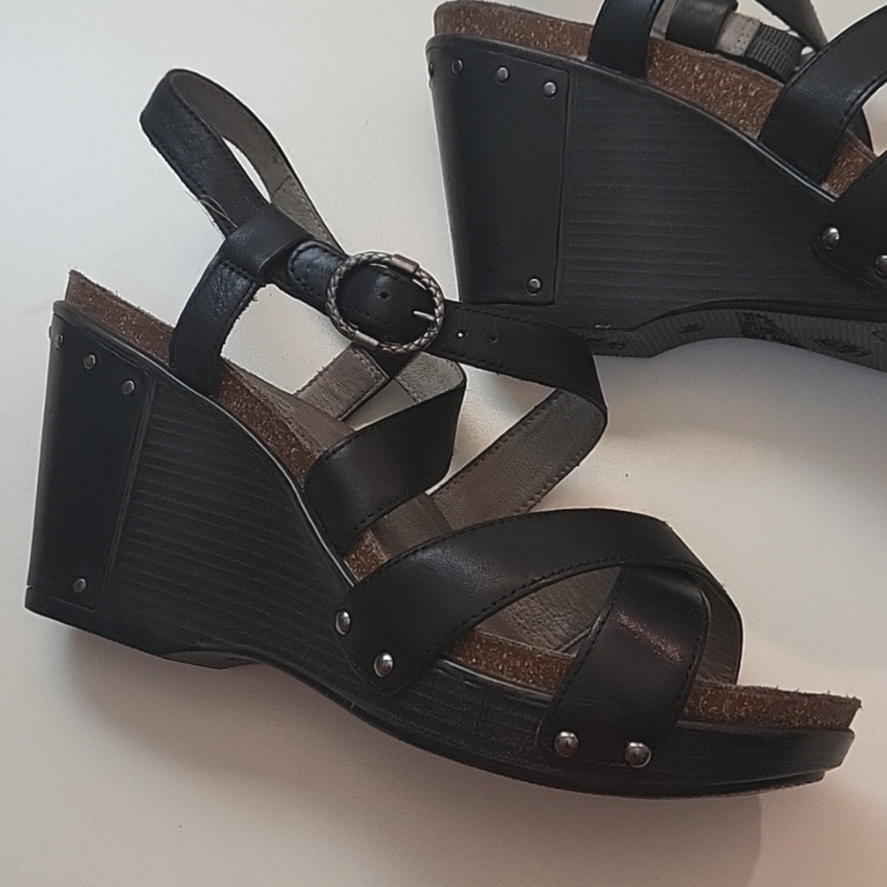 Dansko Frida Black Leather sandals, size 39 (US 8.5-9), Pre-owned